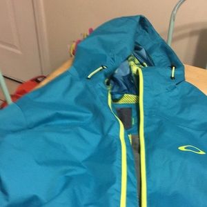 Women’s Oakley snowboard jacket